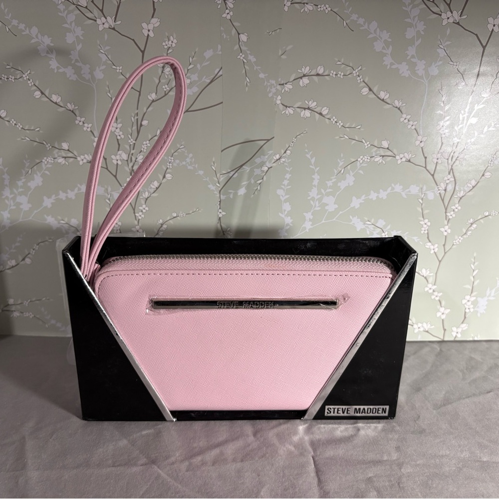 Steve Madden Light Pink Wristlet Clutch